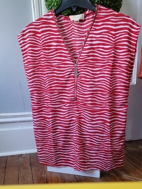 Michael Kors Sleeveless Red Zebra-Stripe V-Neck Top wZip